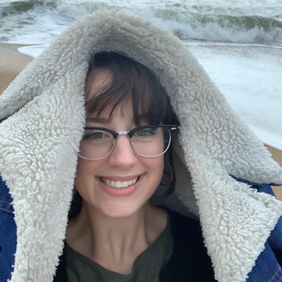 Meet your Posher, Alexandra - Picture 1 of 1